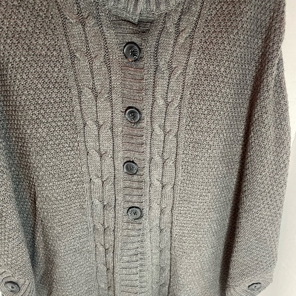 Merona Chunky Cable Knit Button Front Poncho / Cape Sweater Gray Size L/XL - Picture 3 of 15
